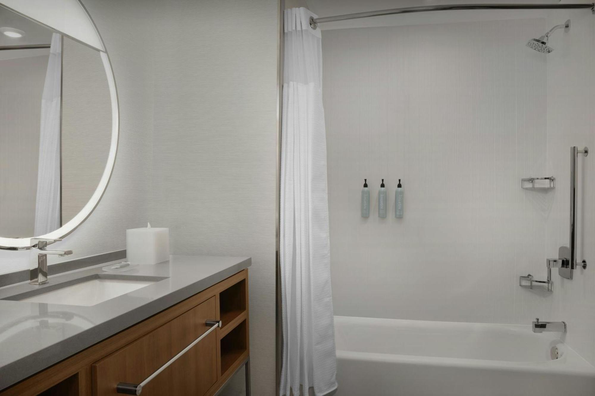 Courtyard By Marriott Antioch Pittsburg Hotel Екстериор снимка